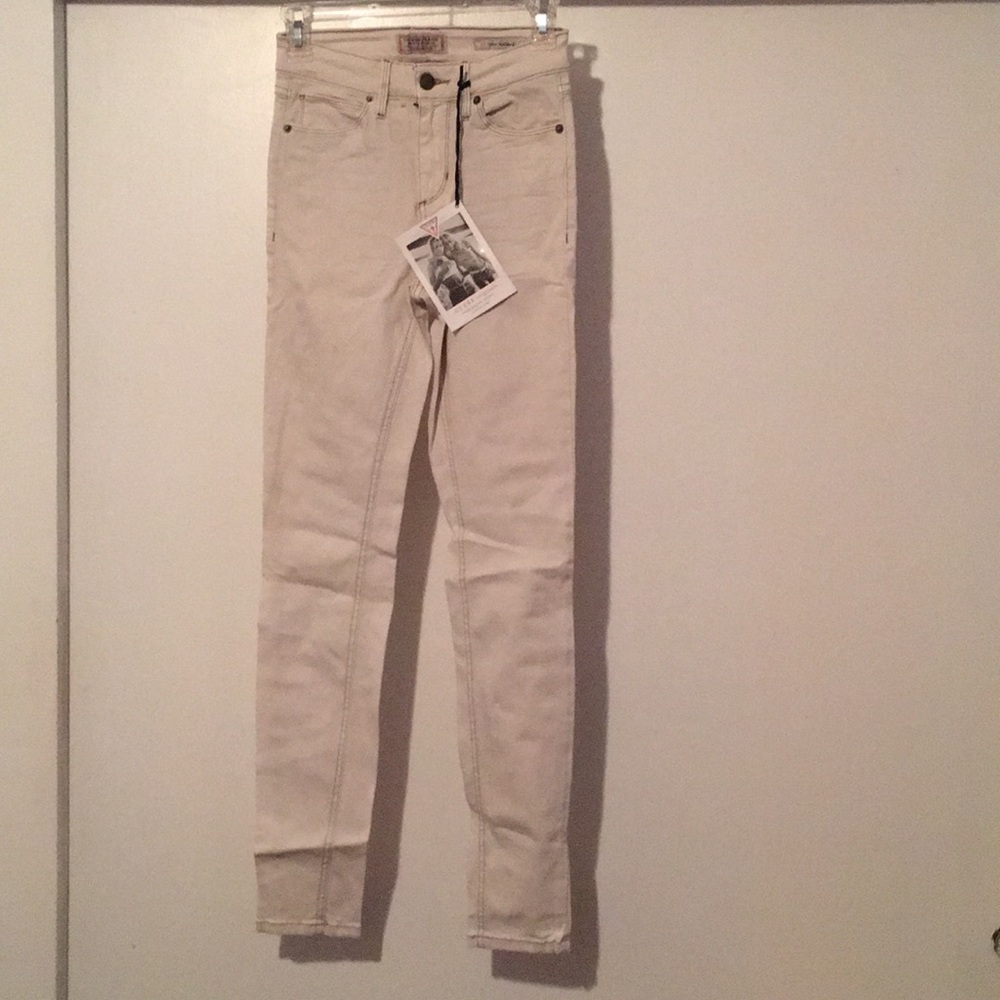 BRAND NEW✨Guess high wasted jeans